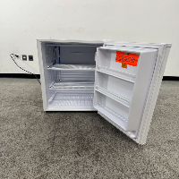 Fisherbrand Undercounter Freezer image 2